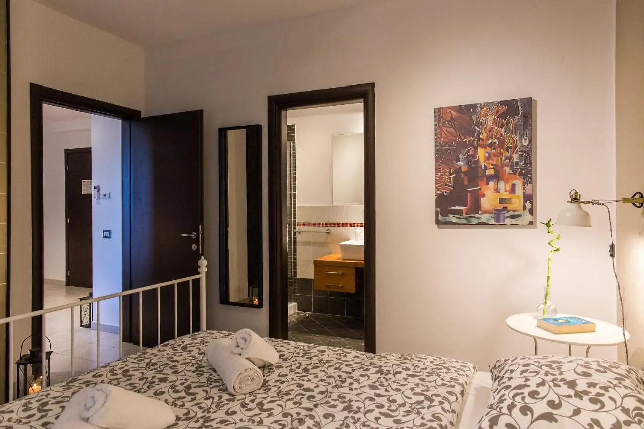 One Love Metropolitan Apartment Bucharest 0*,
