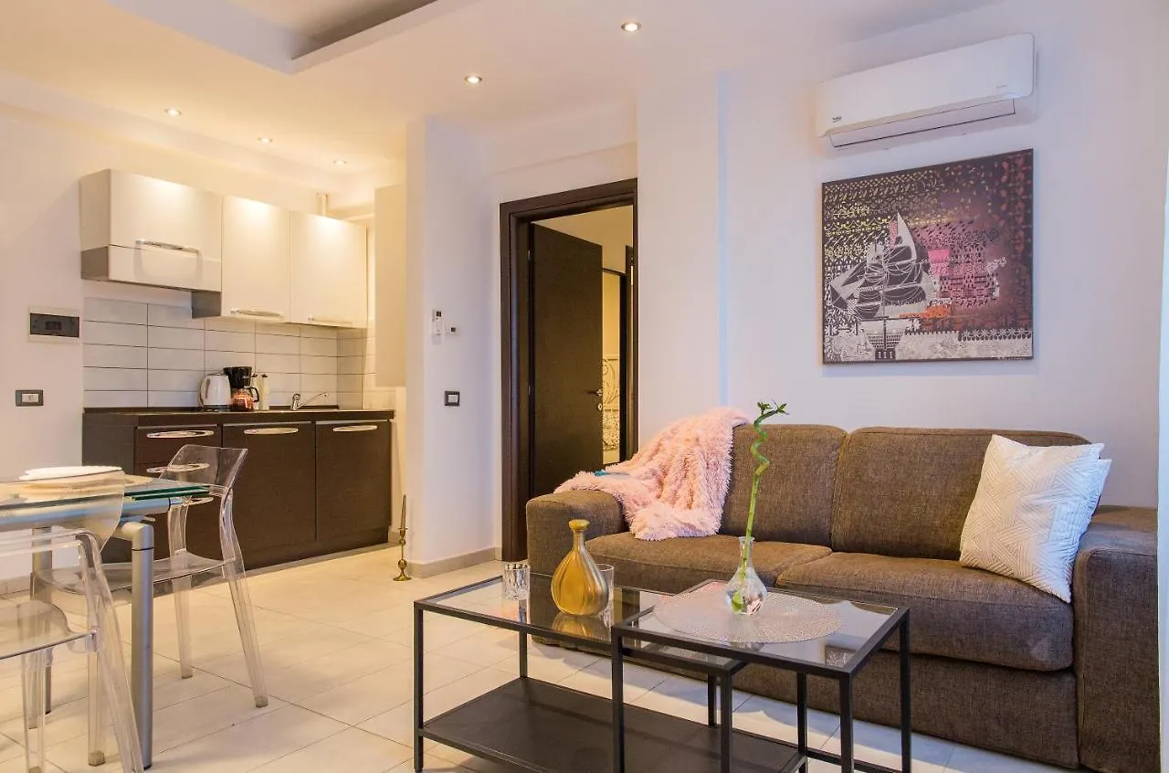 One Love Metropolitan Apartment Bucharest 0*,