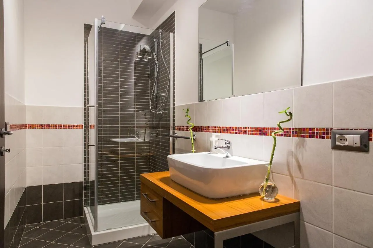 One Love Metropolitan Apartment Bucharest 0*,