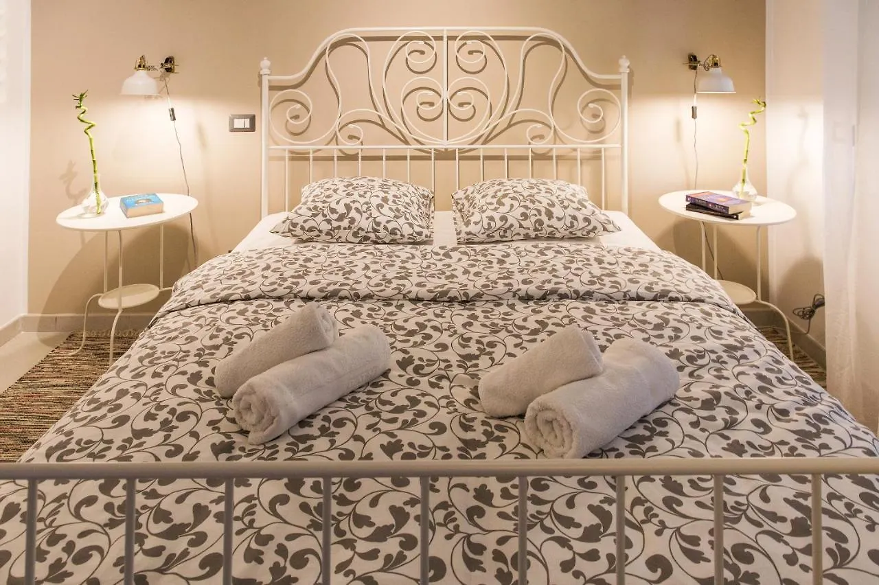 One Love Metropolitan Apartment Bucharest